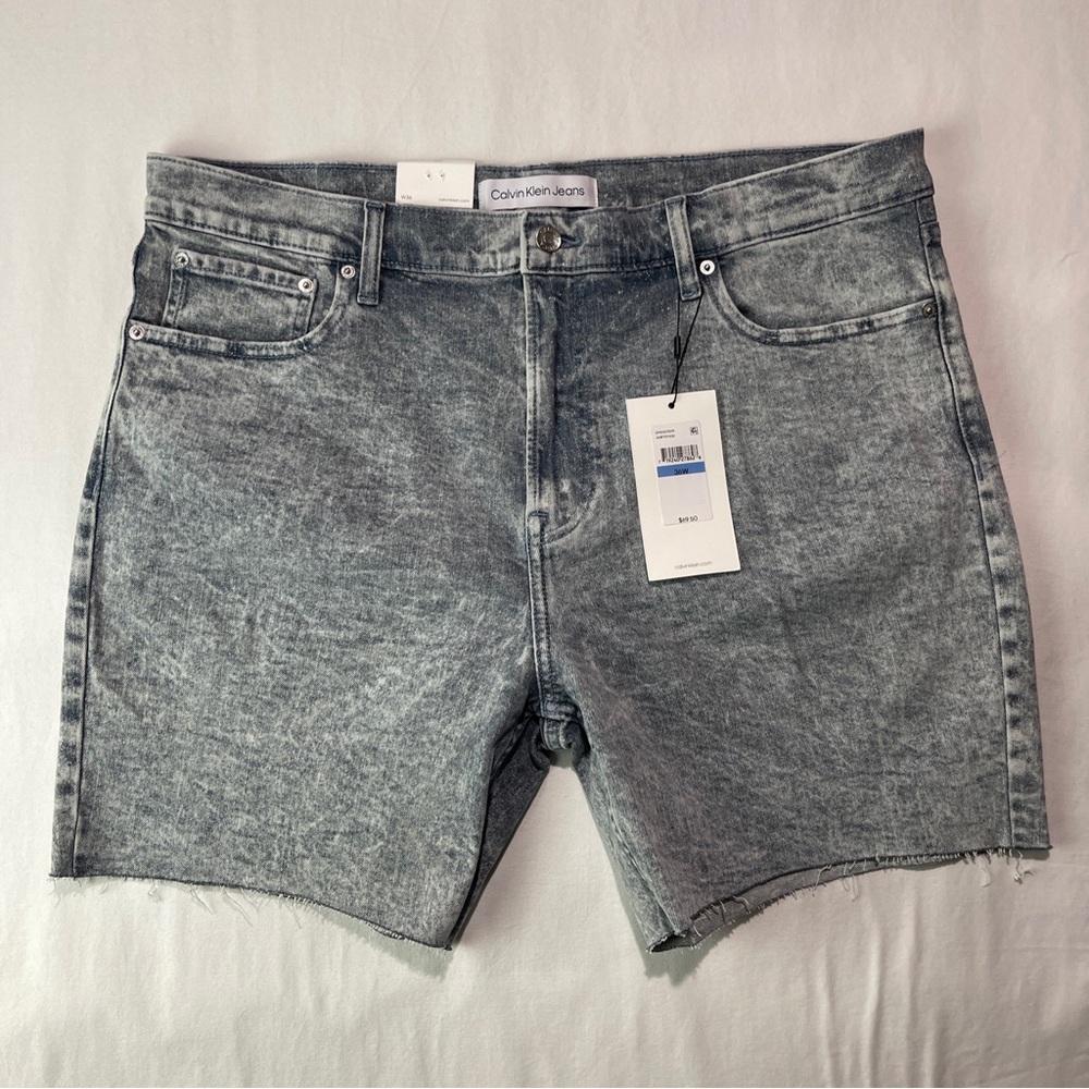 Calvin Klein Jeans Men’s Size 36W Cut-Off Shorts 6” Acid Washed Classic Fit New.